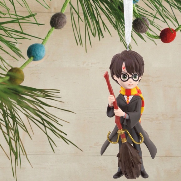 Hallmark “Harry Potter” Christmas Ornament (NWT) - Picture 4 of 11